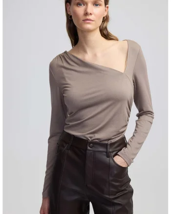 Bluza cu decolteu asimetric, Maro taupe deschis