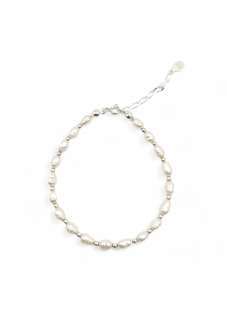 Bratara handmade, ajustabila, din argint 925,  perle naturale dimensiune 3x6 mm, argintiu/alb, max. 20.00 cm