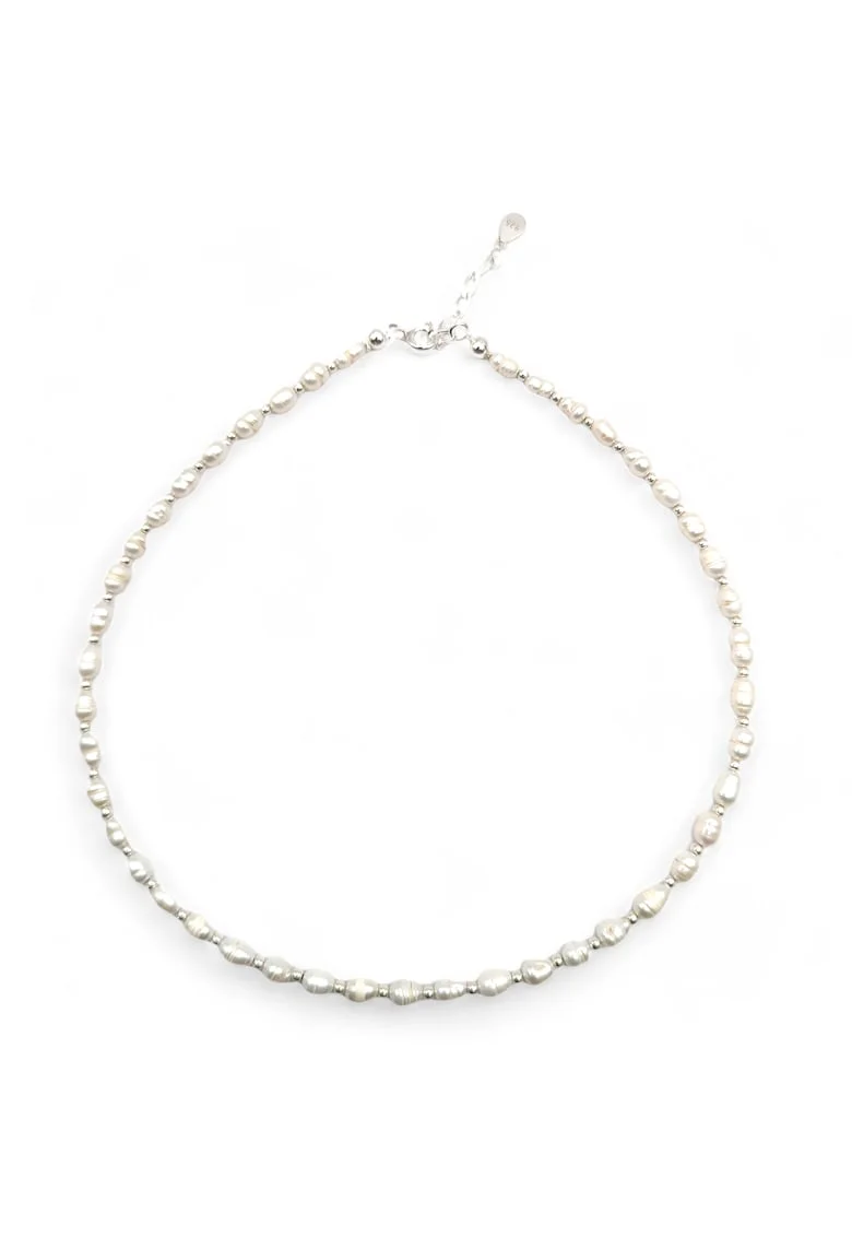 Colier handmade, ajustabil, din argint 925,  perle naturale dimensiune 3x6 mm, argintiu/alb, max. 40.50 cm