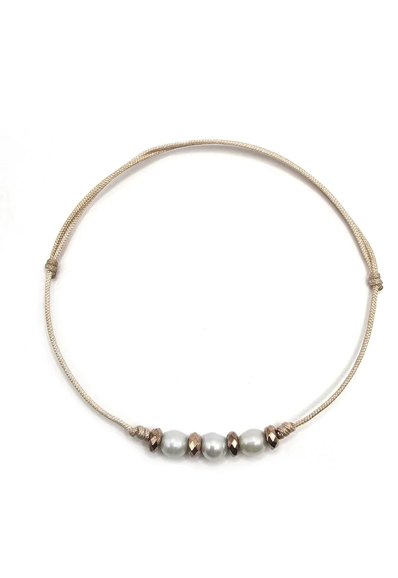 Bratara handmade, ajustabila,  Perle de Cultura si Hematit, bej/alb