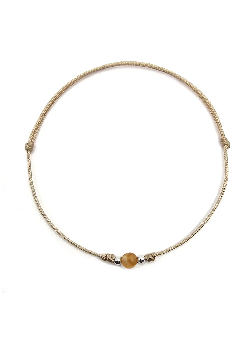 Bratara handmade, din argint 925,  ajustabila, cu piatra semipretioasa si snur de matase, 1 x bratara carneol