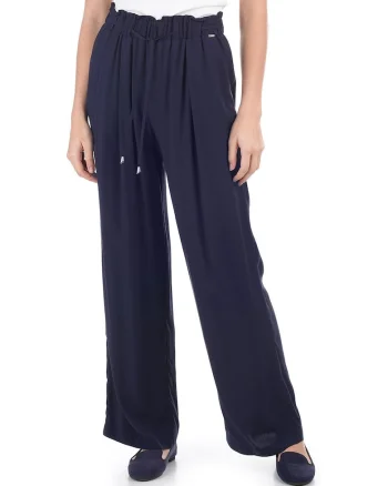 Pantaloni cu croiala ampla si snur