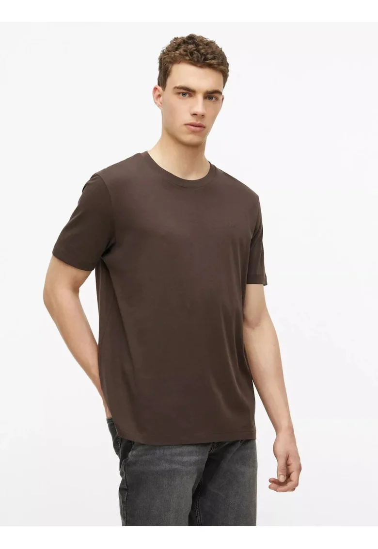 Tricou barbati, din bumbac, la baza gatului, Regular fit, Maro inchis