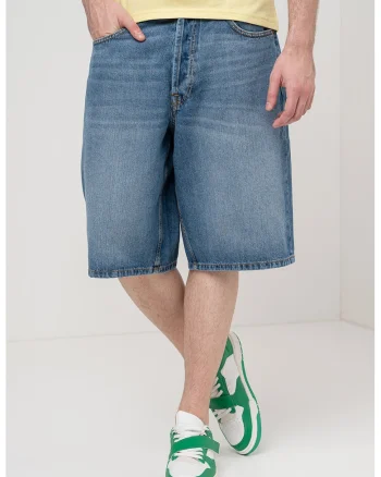 Blugi trei sferturi de denim, Albastru deschis
