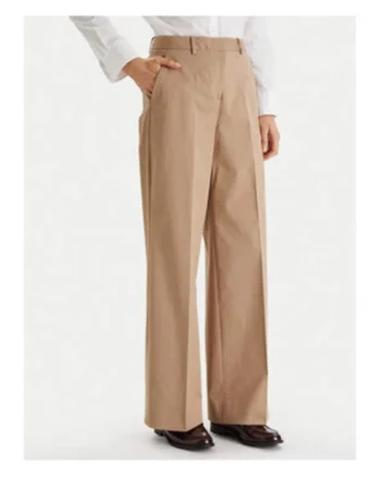 Pantaloni cu croiala ampla si buzunare