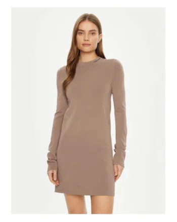 Rochie scurta cu maneca lunga,