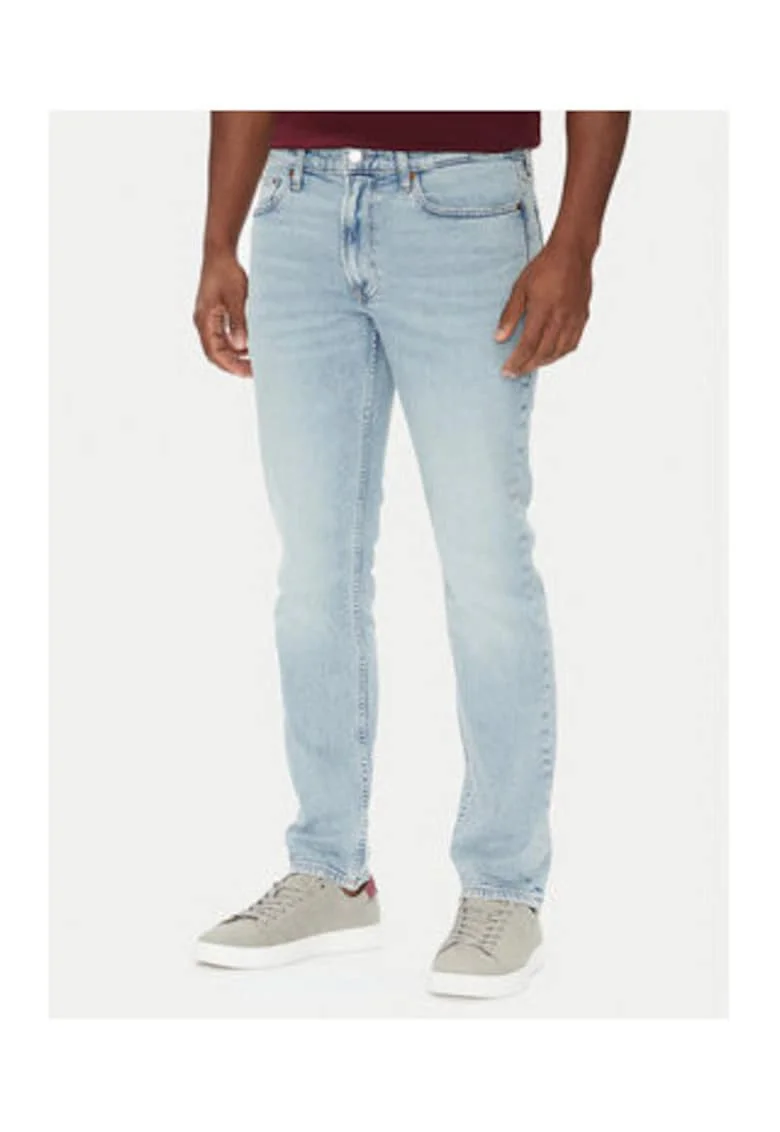 Blugi slim fit cu talie medie