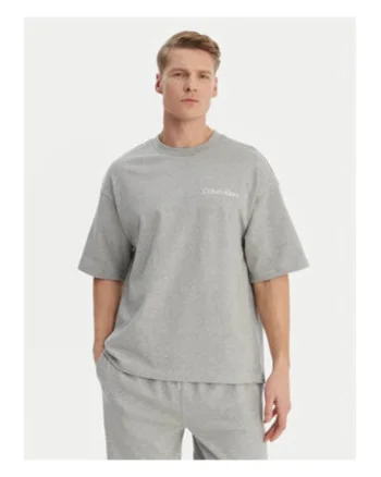 Tricou cu logo discret
