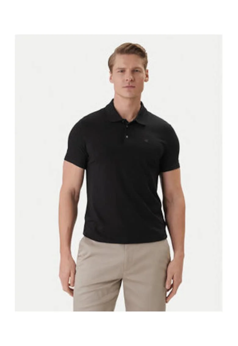 Tricou polo cu terminatii striate