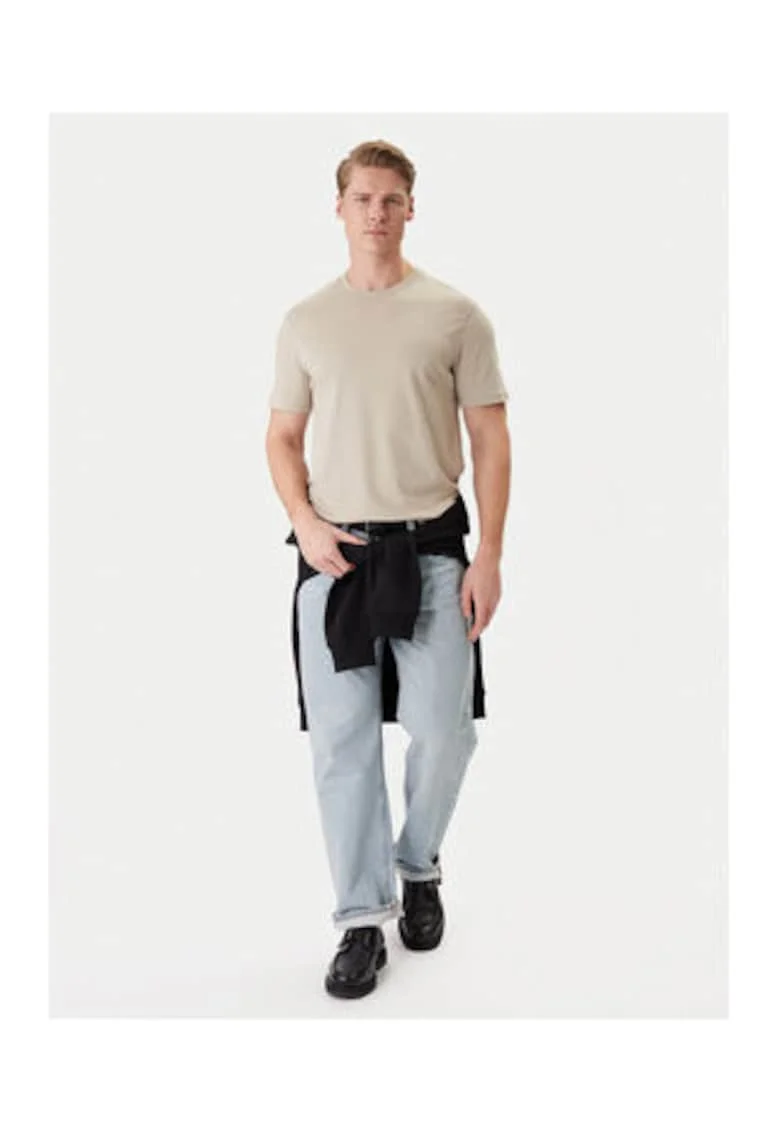 Tricou regular fit cu model uni