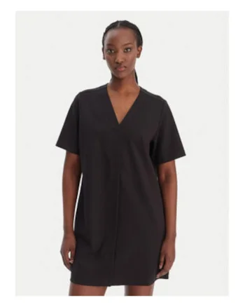 Rochie dreapta cu decolteu in V