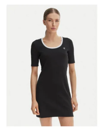 Rochie cambrata scurta cu decupaj la spate