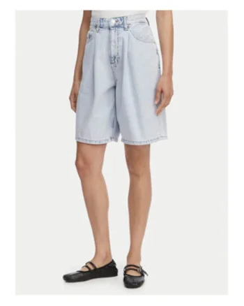 Blugi din denim scurti