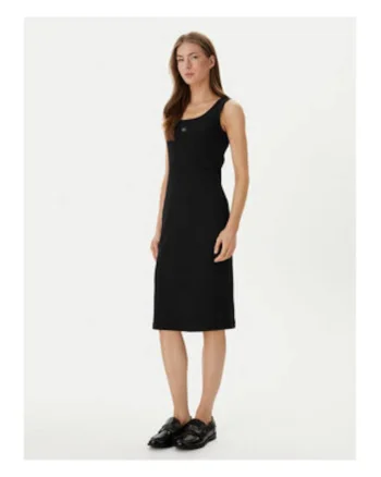 Rochie midi cambrata cu decolteu patrat