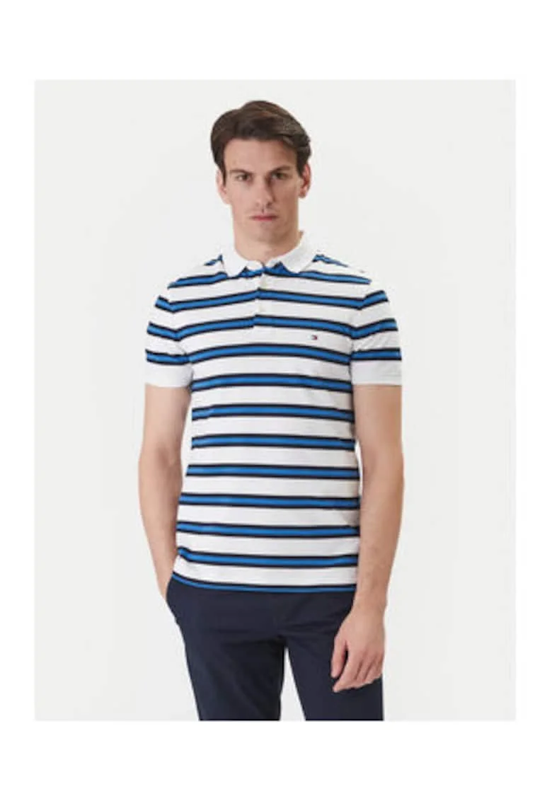 Tricou polo in dungi regular fit.
