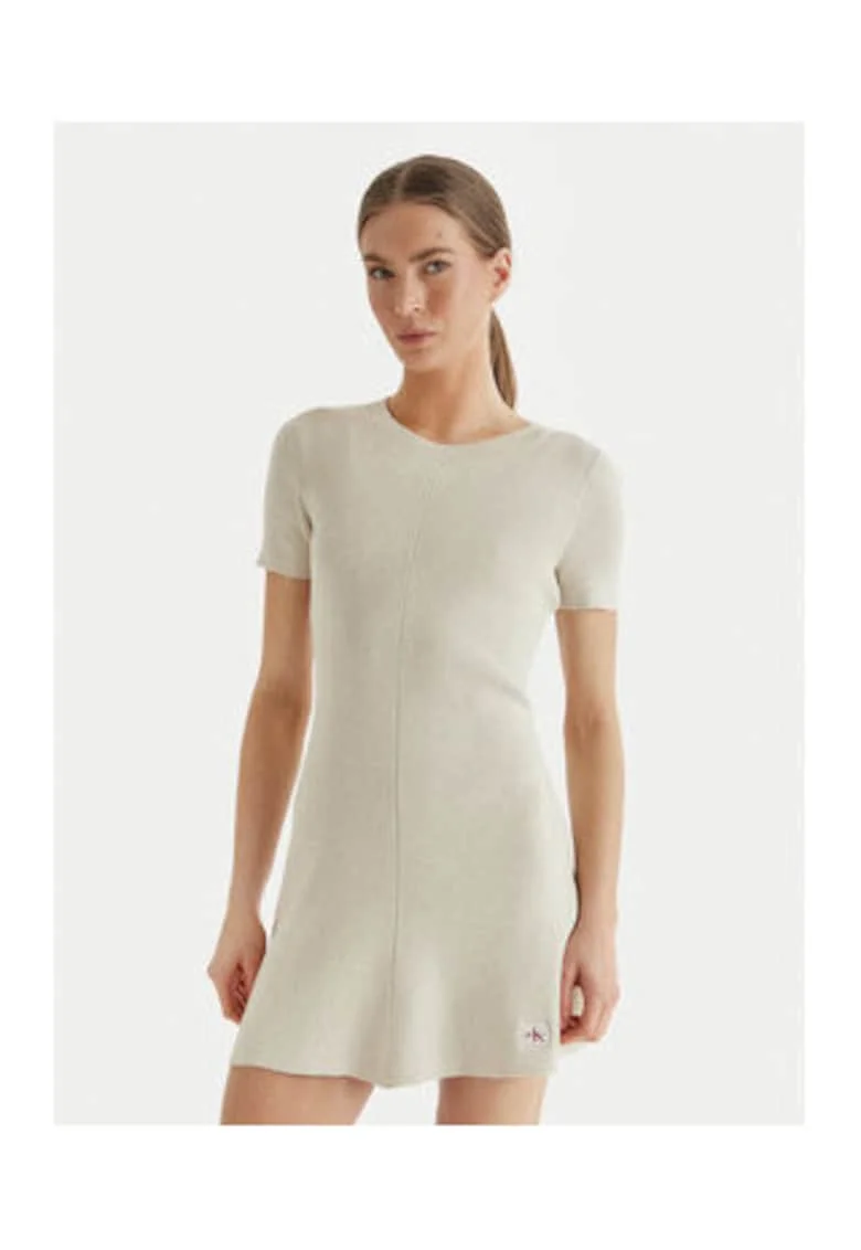 Rochie mini cu decolteu la baza gatului