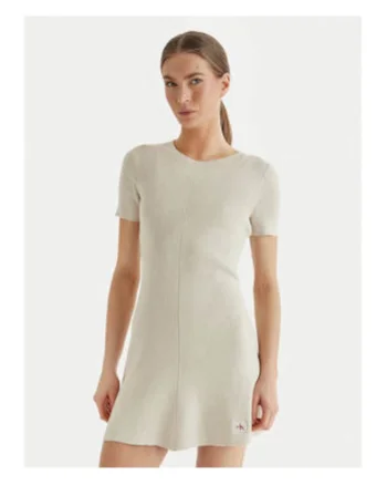 Rochie mini cu decolteu la baza gatului