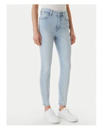 Blugi cu talie inalta si croiala skinny