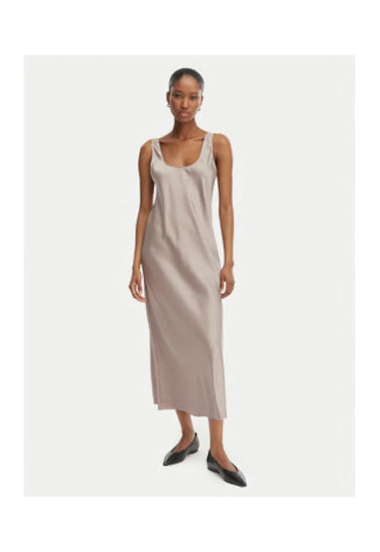 Rochie dreapta satinata