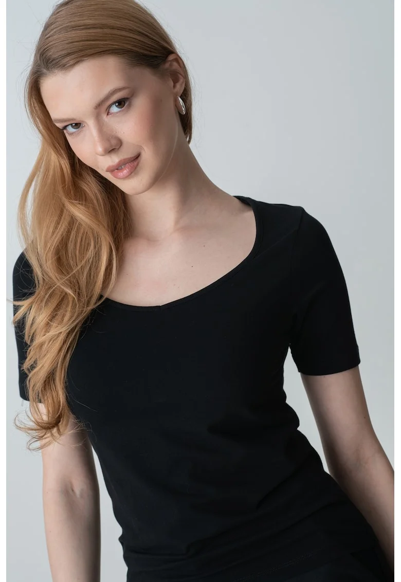 Tricou cambrat cu model uni, Negru