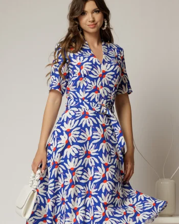 Rochie midi albastra cu imprimeuri florale cu decolteu in V si cordon cu catarama in talie