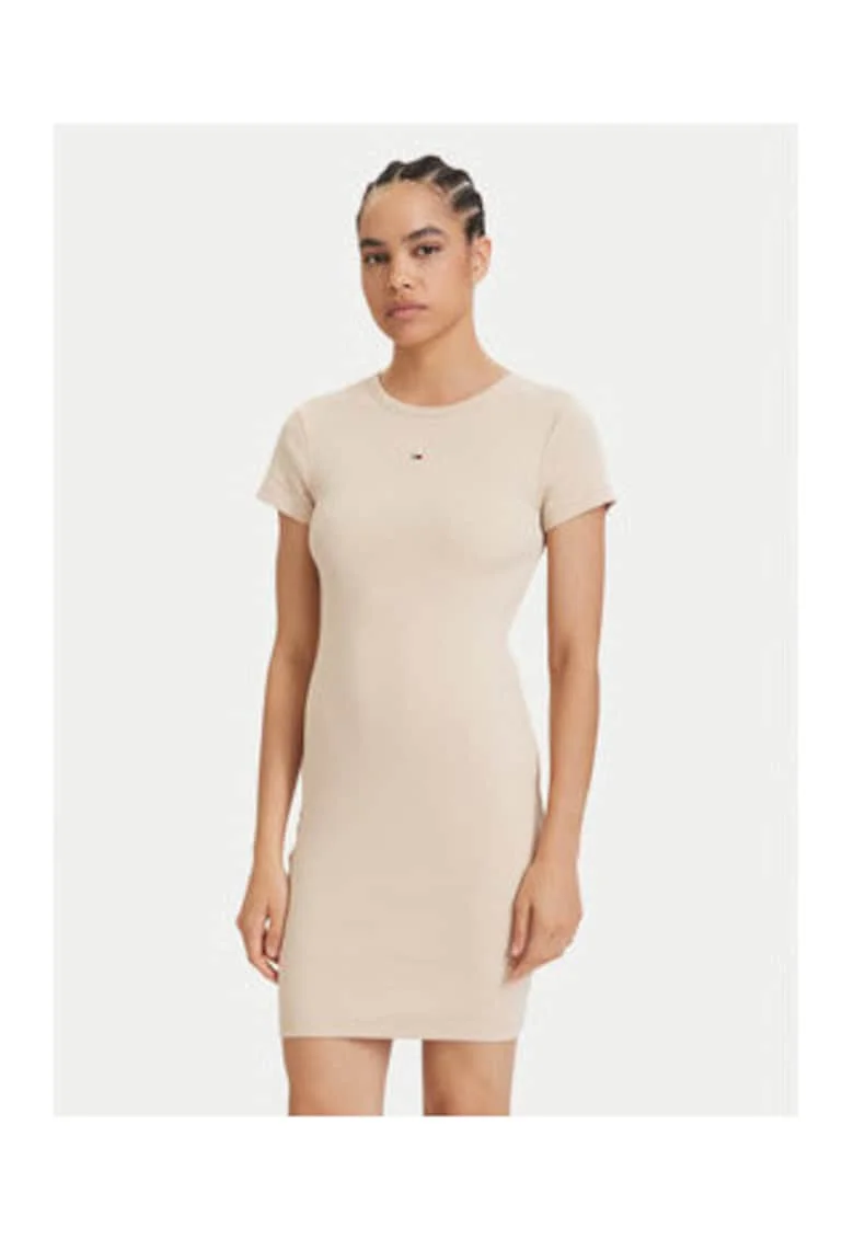 rochie scurta cambrata la baza gatului