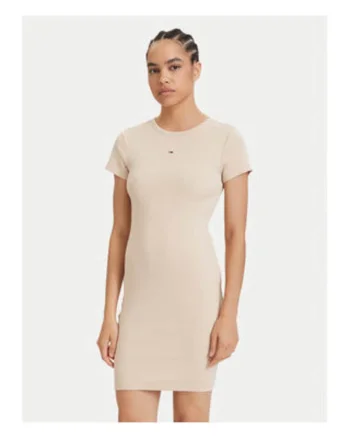 rochie scurta cambrata la baza gatului