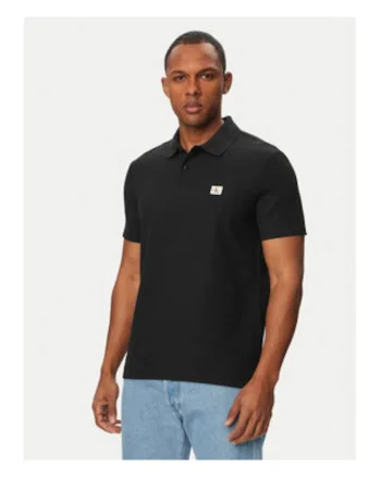 Tricou polo cu logo discret pe piept