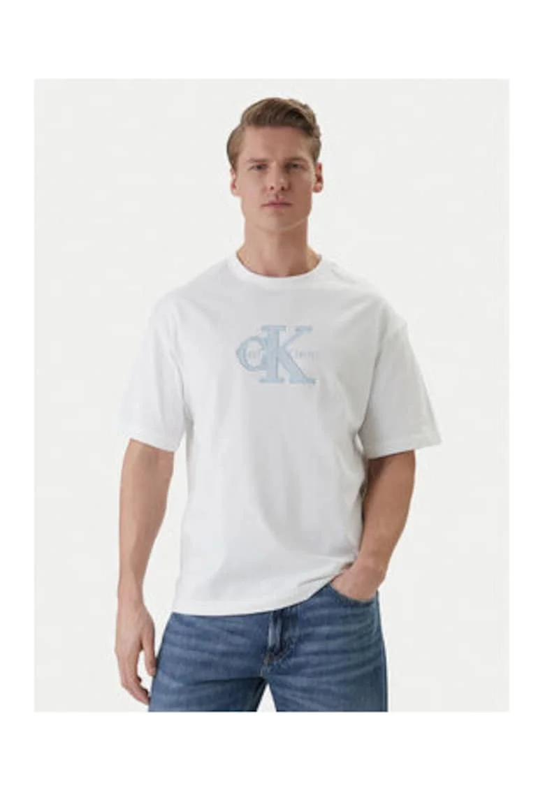 Tricou cu logo brodat