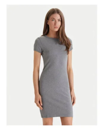 Rochie cambrata cu decolteu rotund