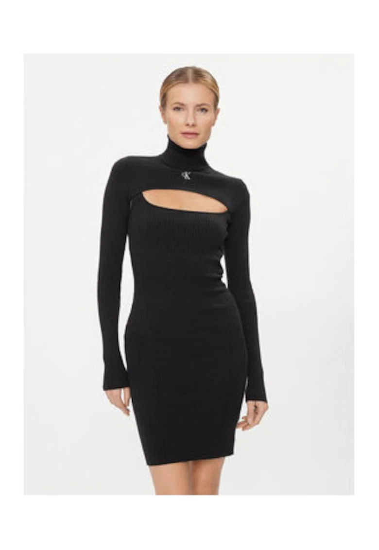 Rochie tricotata cu decupaj