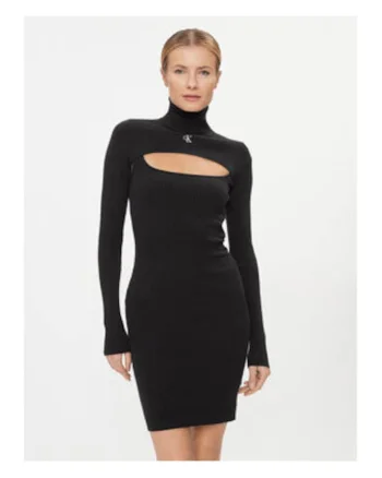 Rochie tricotata cu decupaj