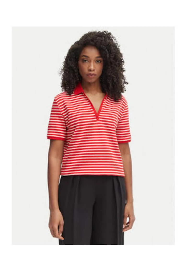 Tricou polo in dungi cu decupaj in v
