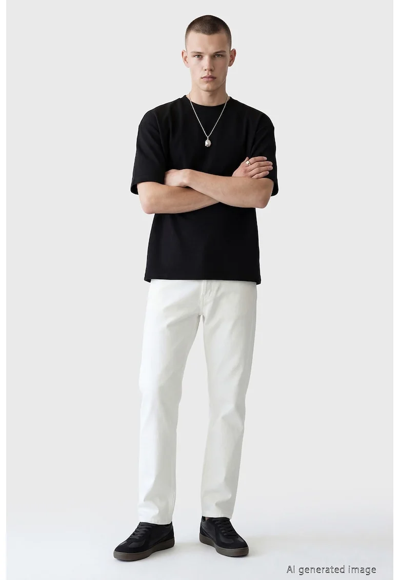 Tricou cu decolteu rotund, Negru