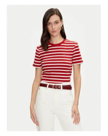 Tricou cu decolteu la baza gatului si maneca scurta,