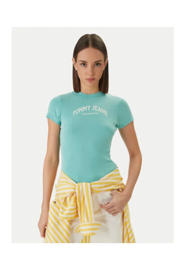 tricou slim fit la baza gatului cu logo