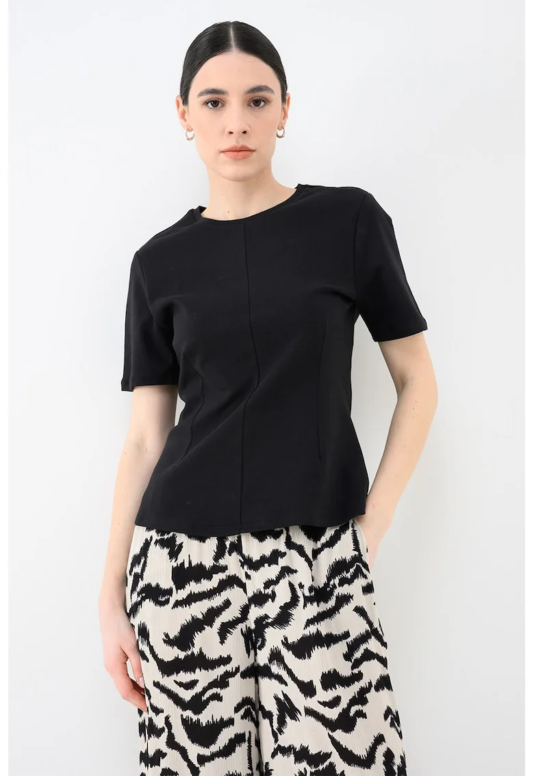 Tricou uni cu decolteu la baza gatului, Negru