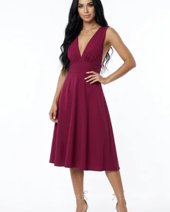 Rochie eleganta midi cu croiala in clos si decolteu in V prevazut cu tull transparent