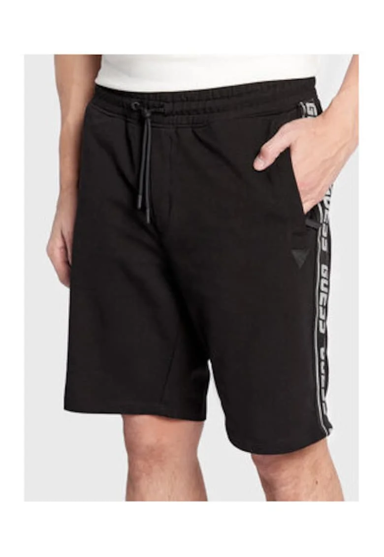 Pantaloni scurti cu snur in talie si logo