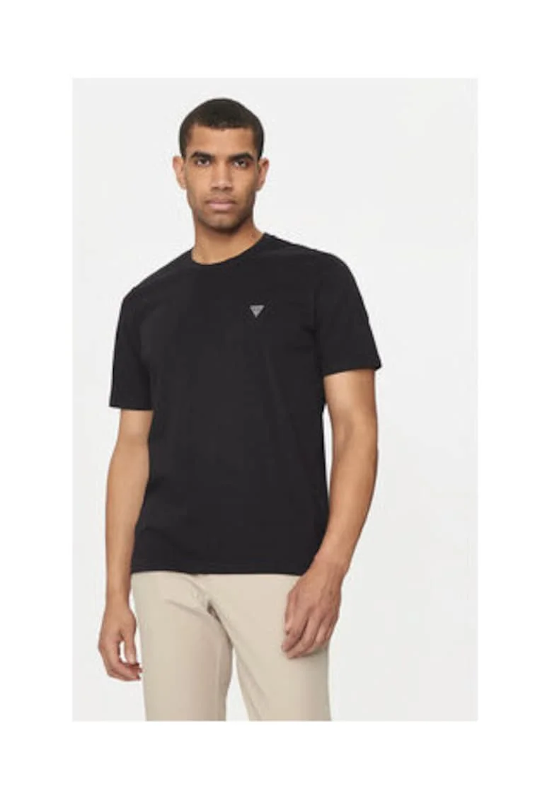 Tricou cu decolteu la baza gatului si logo discret