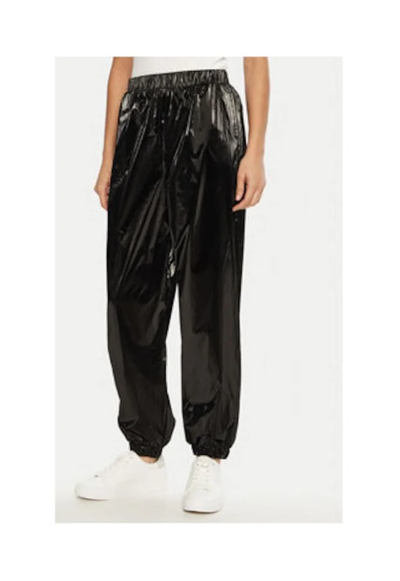 Pantaloni de trening din poliamida cu aspect lucios si terminatii elastice