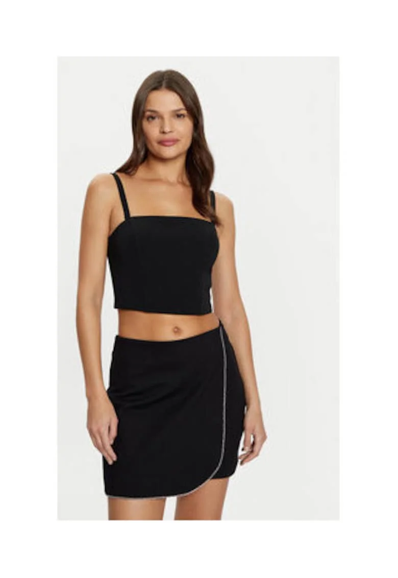 Top crop cu decolteu patrat