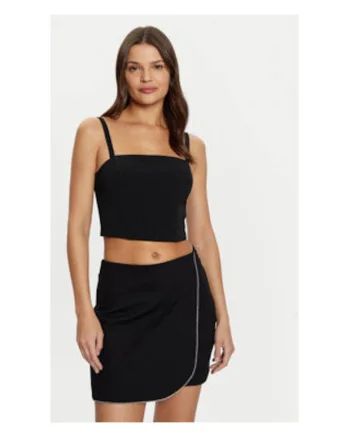Top crop cu decolteu patrat