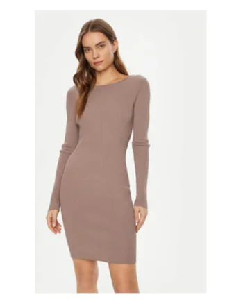 Rochie tricotata cu spate decupat