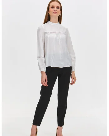 Bluza cu model uni si guler scurt, Alb