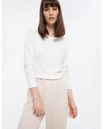 Bluza cu decolteu la baza gatului si model uni, Alb