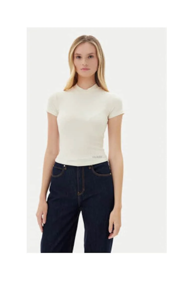 Tricou cu guler scurt