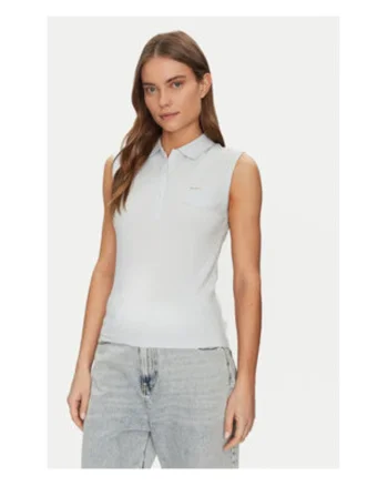 Tricou polo cu guler fixat cu nasturi