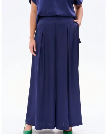 Pantaloni largi cu model uni