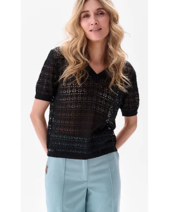 Bluza lejera crosetata cu decolteu in V